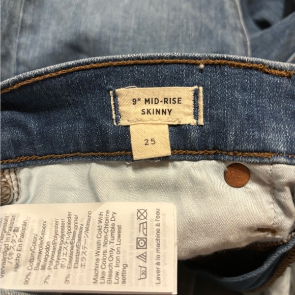 25 Madewell 9” midrise skinny medium wash distressed jeans - Picture 5 of 7